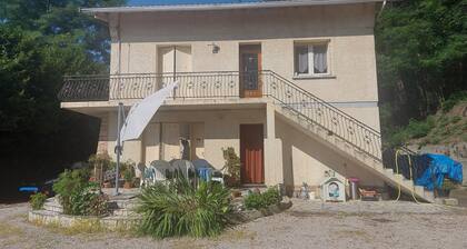 Appartement Ă la campagne proche de la forĂȘt. On peut faire belles balades,