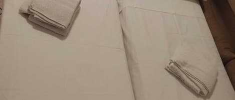 1 soverom, strykejern/-brett, wi-fi og sengetøy