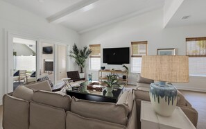 Smart TV, fireplace - Elegant 5BR w/ Pool, Spa, Golf Cart & More! (Santa Rosa Beach)