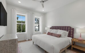 5 bedrooms, iron/ironing board, WiFi, bed sheets