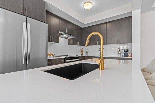 Luxe furnished home in Oakville