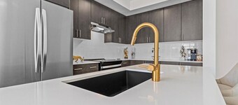 Luxe furnished home in Oakville