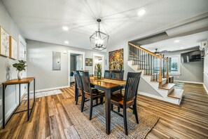 Dining - Amazing Lake Murray Views from this Chapin 3 bed 3 bath. (Chapin)