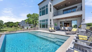 Piscine extérieure, piscine chauffée