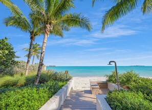 Privatstrand, weißer Sandstrand, Cabañas (kostenlos), Liegestühle