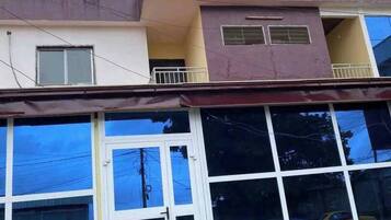 واجهة المنشأة