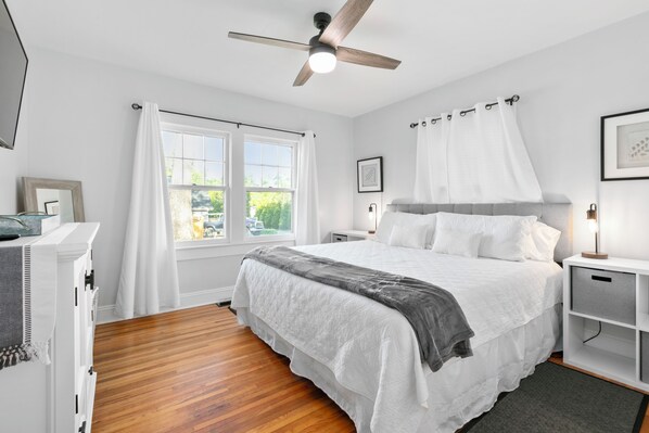 3 bedrooms, iron/ironing board, free WiFi, bed sheets