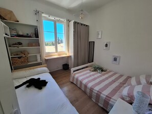 2 bedrooms, iron/ironing board, free WiFi, bed sheets - FACING THE SEA! T3 70m2 - 2 bedrooms - 5mn from the beach and the Calanques (CASSIS)
