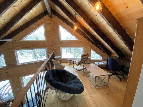 Chalet in the heart of the mountains - 800m from Mont Edouard; 10km from the Saguenay Fjord