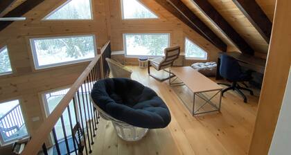 Chalet in the heart of the mountains - 800m from Mont Edouard; 10km from the Saguenay Fjord