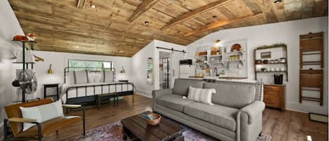 Smart TV, music library, stereo
