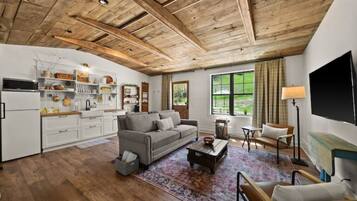 Smart TV, music library, stereo