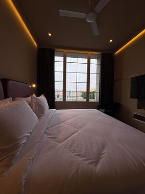 Espace de travail pour ordinateur portable, fer et planche à repasser