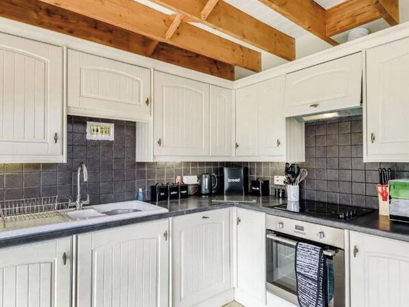 Dishwasher, cookware/dishes/utensils