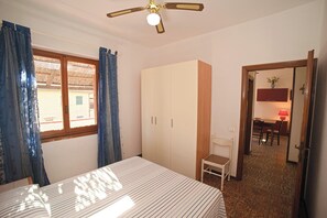 2 bedrooms - Margherita-1: large apartment, wonderful sea view of Giglio Campese. (Giglio Campese)