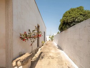 Villa, 3 Bedrooms, Smoking | Property grounds