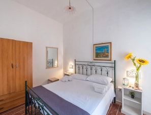 Room - Charming Italian Villa in Torre Castiglione With Private Entrance (Porto Cesareo)