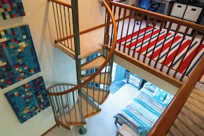 4 bedrooms, desk, iron/ironing board, travel cot