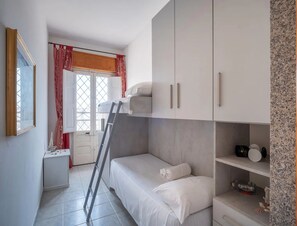 Apartment, 2 Bedrooms, Smoking | 2 bedrooms
