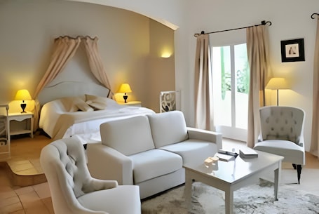Free WiFi. Château Domaine Leblanc