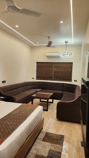 Suite, 1 Double Bed, Air conditioning, City View
