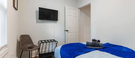 1 bedroom, desk, iron/ironing board, travel cot