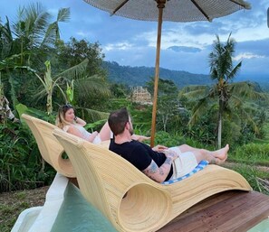 Exterior - Gladak di uma bali (Sidemen)