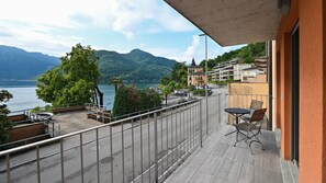 Leilighet, 1 soverom, balkong, utsikt mot innsjø | Terrasse/patio