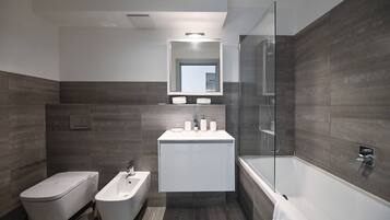 Appartamento, 1 camera da letto, balcone, vista lago | Bagno