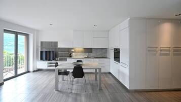 Appartamento, 1 camera da letto, balcone, vista lago | Interni