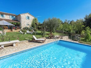 Pool - 4BR oasis among olives and vineyards (Vižinada)