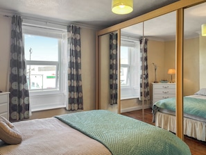 4 bedrooms, free WiFi, bed sheets