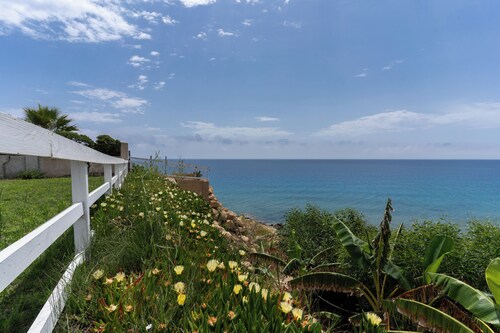 ApartHotel Capo Rizzuto - Sea View Apartments 40mt from the Reserved Beach