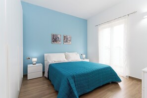 2 chambres, fer et planche à repasser, Wi-Fi, draps fournis