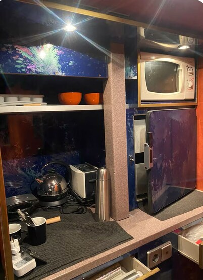 Unique Stay: Cozy Nightliner Tour Bus