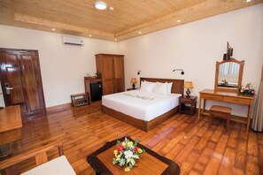 Deluxe Double Room, Pool View