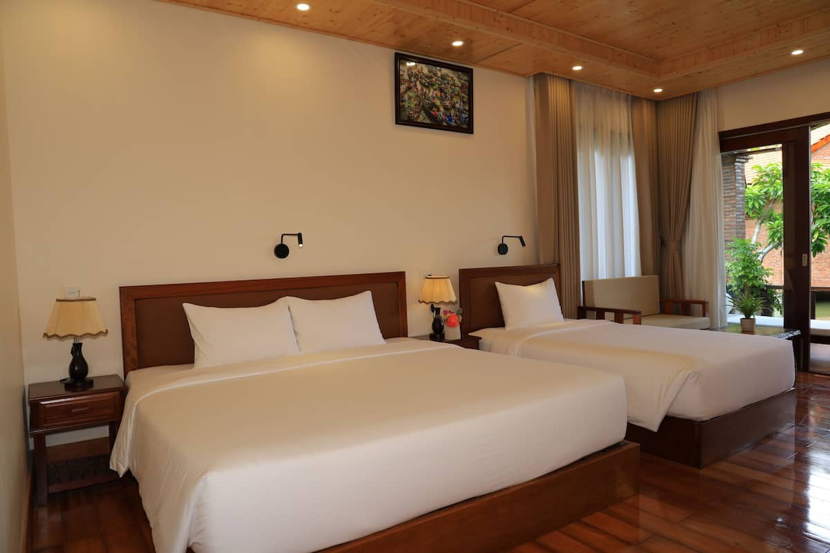 Deluxe Triple Room, Garden View