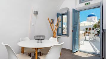 Traditional Quadruple Room, Courtyard View