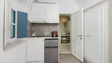 Traditional Double Room, Courtyard View | Private kitchen | Espresso maker, coffee/tea maker