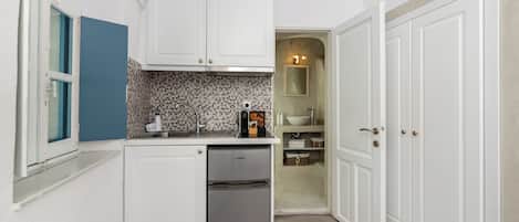 Traditional Double Room, Courtyard View | Private kitchen | Espresso maker, coffee/tea maker