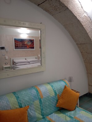 1 chambre, fer et planche à repasser, Wi-Fi gratuit, draps fournis