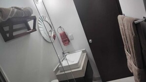 Dusche, Handtücher, Seife, Toilettenpapier