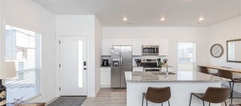 3 Bed 2 Bath house in brilliant Bentonville near downtown & Walmart Home Office