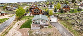 Juuust Right - Gorgeous view, 5 mins from the lake