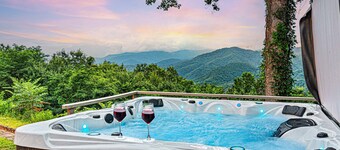 *New 360° Views | Movie Theater | Hot Tub | Luxury