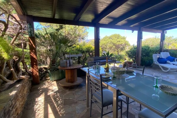 Departamento, 2 habitaciones, patio, vista al jardín | Terraza o patio