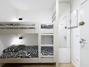 1 chambre, fer et planche à repasser, Wi-Fi, draps fournis