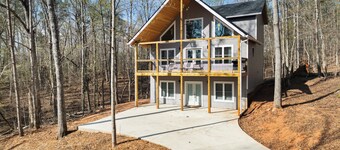 Lake Hartwell Escape