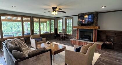 King’s Cove - Across from Trident Marina - Year Round Deep Water!!!