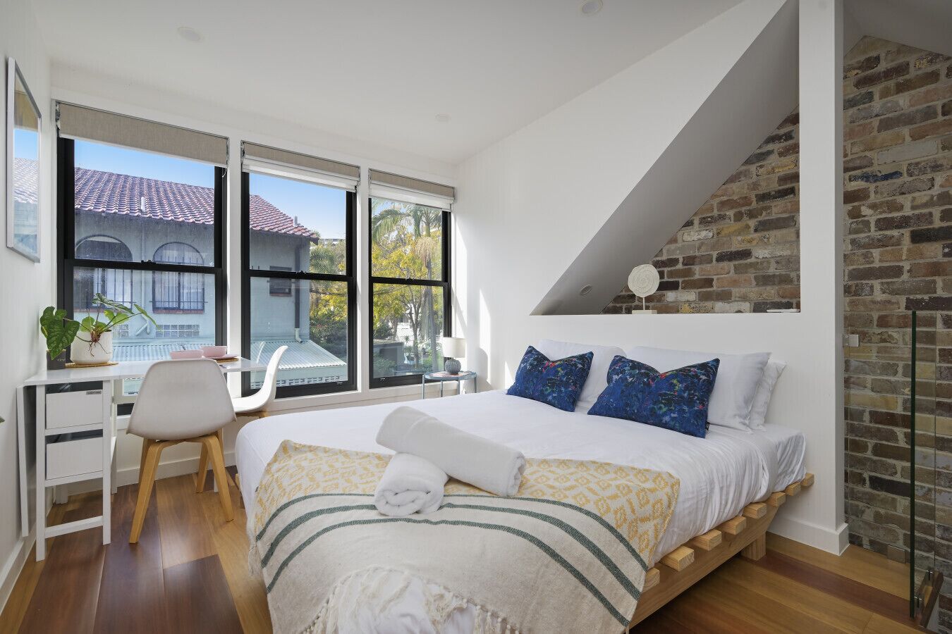 Skrivebord, strykejern/-brett, wi-fi og sengetøy